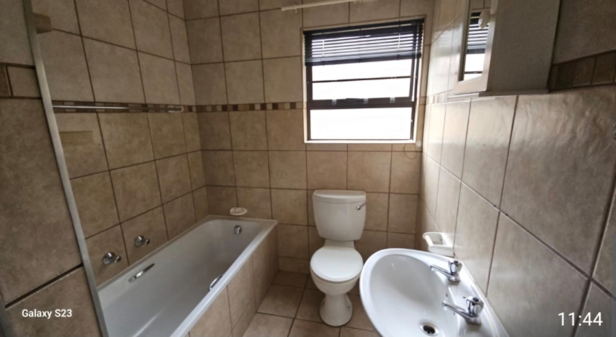 2 Bedroom Property for Sale in Pellissier Free State